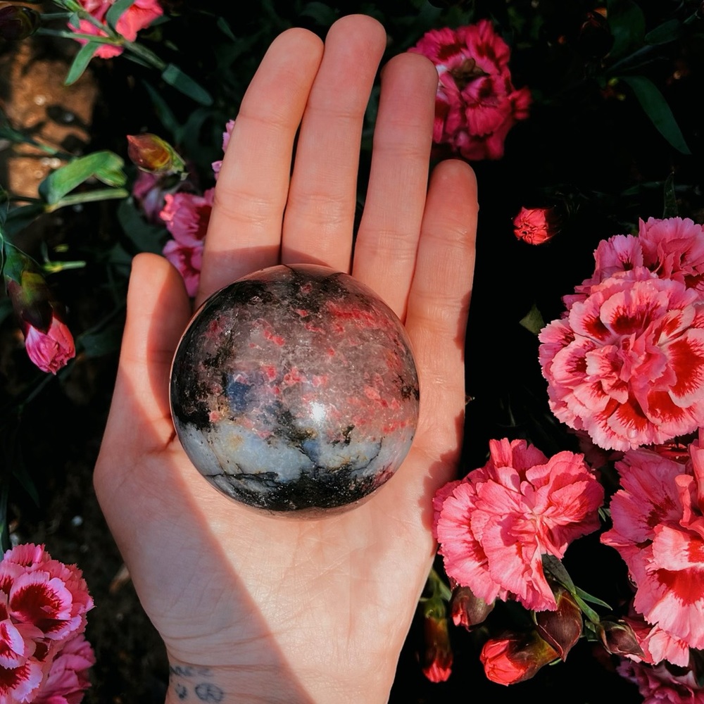 đź–¤Large Rhodonite Crystal Spheređź–¤ - Picture 3 of 4